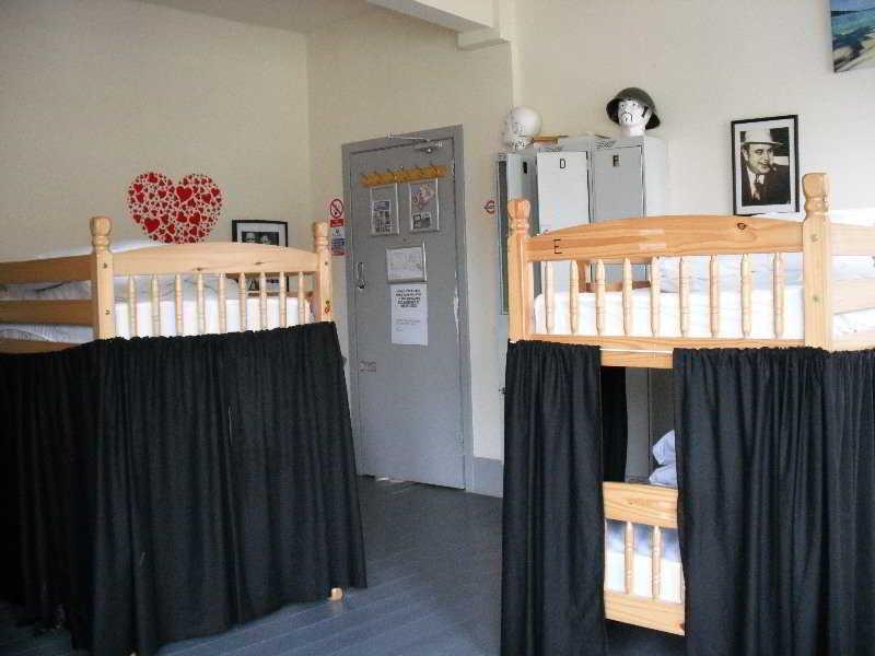 Art Roch Hostel Edinburgh Bagian luar foto